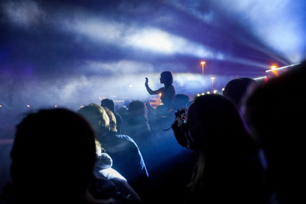 © Neil Turner. Audiences watching Joe Rush and the Mutoid Waste Company on the beach next to Bournemouth Pier to close day two of the third annual festival. Photo: © Neil Turner